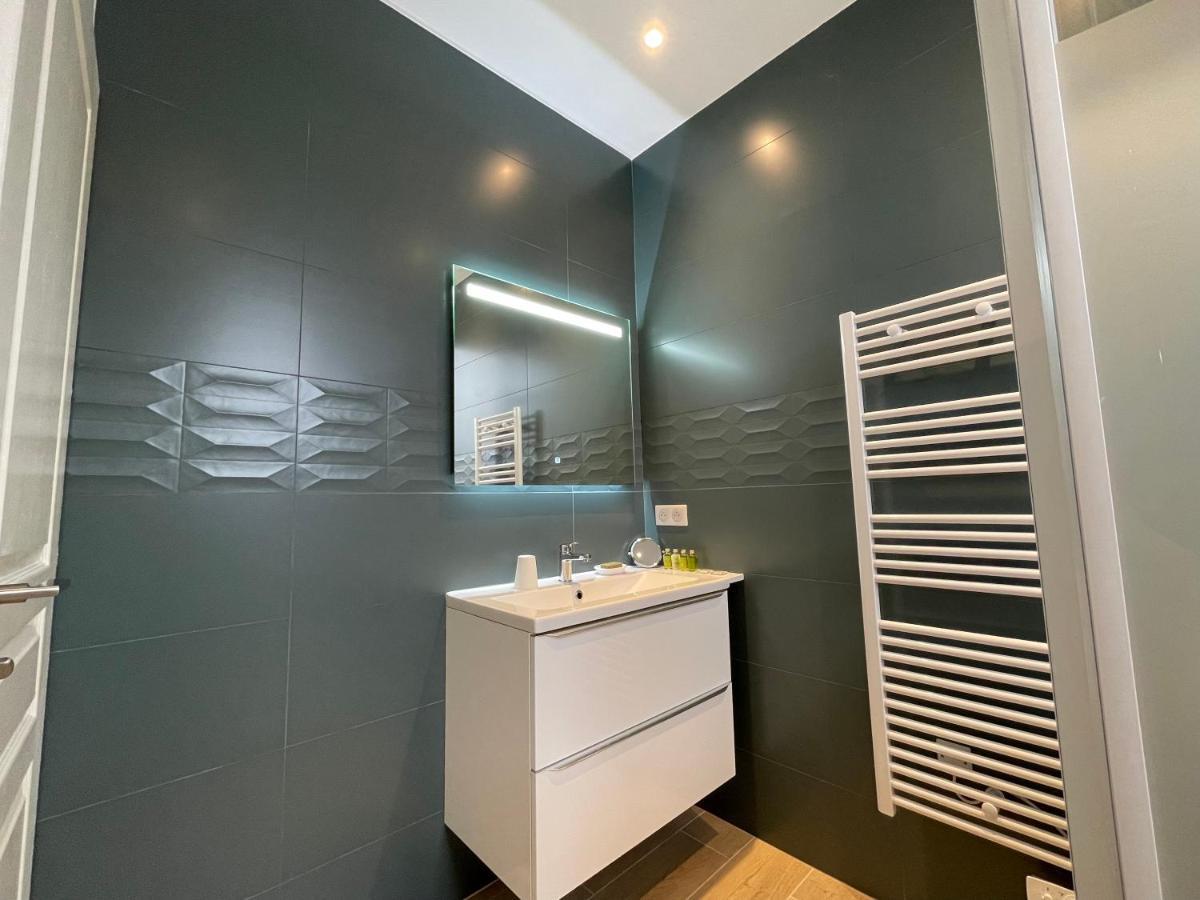 Superbe T3 Climatise - 62M2 - 4 Etoiles - Centre Historique Vue Port De Plaisance - Wifi - 5E Avec Ascenseur Apartment Toulon Exterior photo