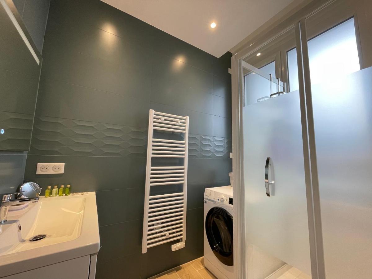 Superbe T3 Climatise - 62M2 - 4 Etoiles - Centre Historique Vue Port De Plaisance - Wifi - 5E Avec Ascenseur Apartment Toulon Exterior photo