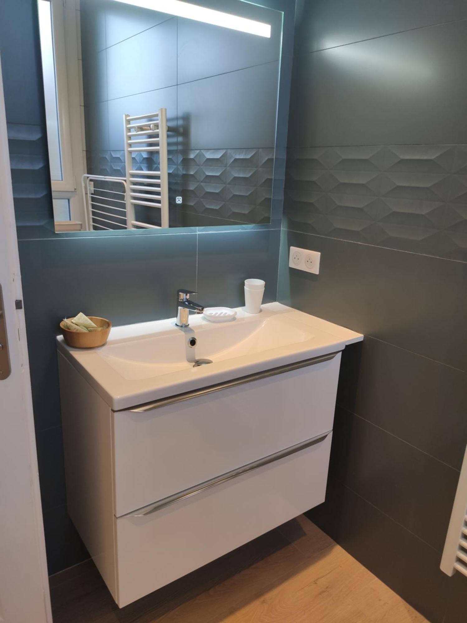 Superbe T3 Climatise - 62M2 - 4 Etoiles - Centre Historique Vue Port De Plaisance - Wifi - 5E Avec Ascenseur Apartment Toulon Exterior photo